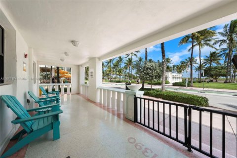 Copropriété à vendre à Miami Beach, Floride: 1 chambre, 50.17 m2 № 1943836 - photo 2