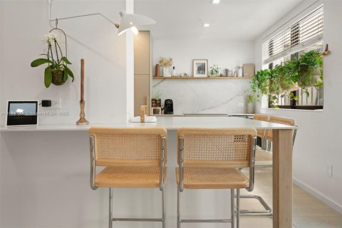 Copropriété à vendre à Miami Beach, Floride: 1 chambre, 50.17 m2 № 1943836 - photo 4