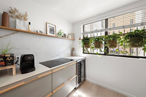 Copropriété à vendre à Miami Beach, Floride: 1 chambre, 50.17 m2 № 1943836 - photo 14