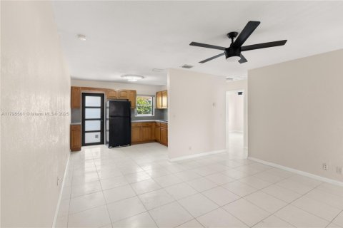 Villa ou maison à louer à Fort Lauderdale, Floride: 2 chambres, 152.64 m2 № 1896761 - photo 18