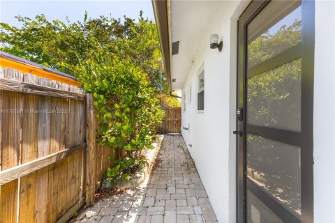 Villa ou maison à louer à Fort Lauderdale, Floride: 2 chambres, 152.64 m2 № 1896761 - photo 24