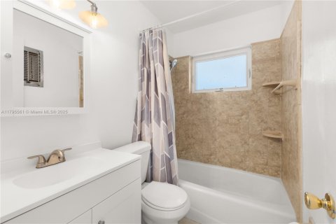 Villa ou maison à louer à Fort Lauderdale, Floride: 2 chambres, 152.64 m2 № 1896761 - photo 14