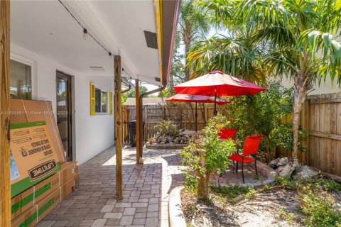 Villa ou maison à louer à Fort Lauderdale, Floride: 2 chambres, 152.64 m2 № 1896761 - photo 23