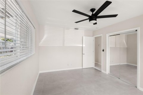 Villa ou maison à louer à Fort Lauderdale, Floride: 2 chambres, 152.64 m2 № 1896761 - photo 16