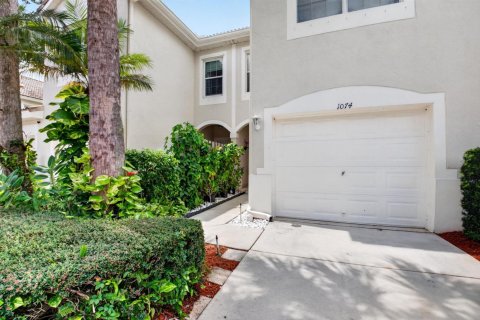 Touwnhouse à vendre à Lake Worth, Floride: 3 chambres, 145.11 m2 № 2387029 - photo 3