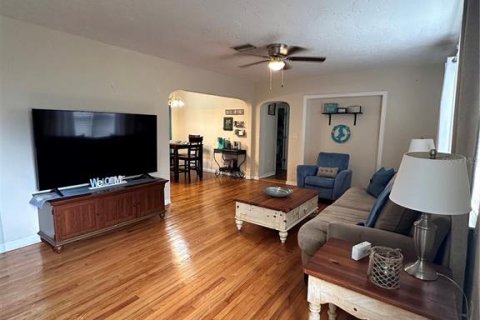 Casa en venta en Saint Petersburg, Florida, 3 dormitorios, 140.47 m2 № 1375132 - foto 9