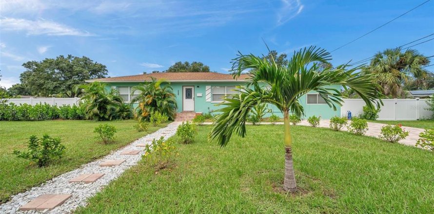 Casa en Saint Petersburg, Florida 3 dormitorios, 140.47 m2 № 1375132