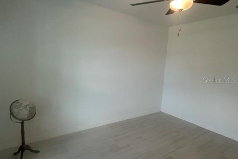 Casa en alquiler en Land O' Lakes, Florida, 6 dormitorios, 287.25 m2 № 2222093 - foto 10
