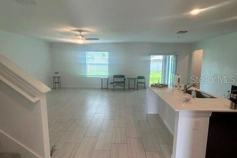 Casa en alquiler en Land O' Lakes, Florida, 6 dormitorios, 287.25 m2 № 2222093 - foto 3