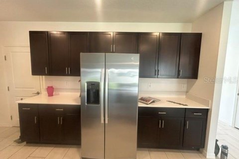 Casa en alquiler en Land O' Lakes, Florida, 6 dormitorios, 287.25 m2 № 2222093 - foto 8