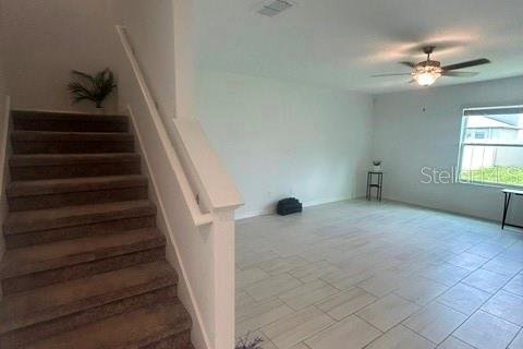 Casa en alquiler en Land O' Lakes, Florida, 6 dormitorios, 287.25 m2 № 2222093 - foto 4