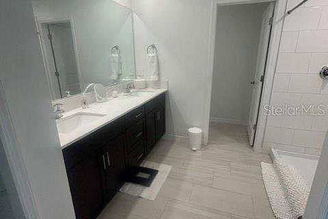 Casa en alquiler en Land O' Lakes, Florida, 6 dormitorios, 287.25 m2 № 2222093 - foto 17