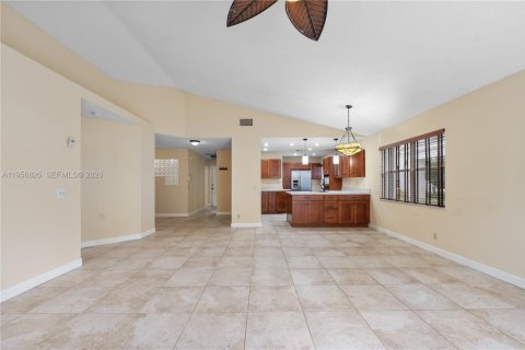 Casa en alquiler en Davie, Florida, 3 dormitorios, 126.53 m2 № 2011180 - foto 5