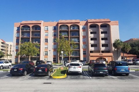 Casa en venta en Miami, Florida, 1 dormitorio, 70.23 m2 № 1862047 - foto 2