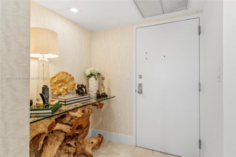 Copropriété à vendre à Miami, Floride: 2 chambres, 121.14 m2 № 1928716 - photo 12