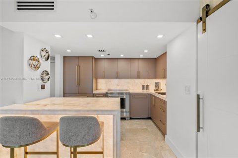 Copropriété à vendre à Miami, Floride: 2 chambres, 121.14 m2 № 1928716 - photo 11