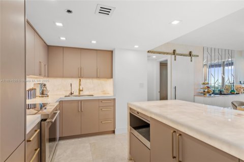 Copropriété à vendre à Miami, Floride: 2 chambres, 121.14 m2 № 1928716 - photo 10