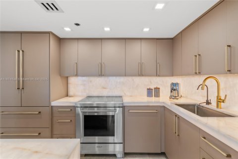 Copropriété à vendre à Miami, Floride: 2 chambres, 121.14 m2 № 1928716 - photo 9