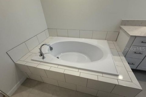 Townhouse in Parrish, Florida 3 bedrooms, 215.25 sq.m. № 1853114 - photo 17