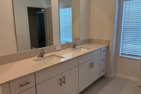 Townhouse in Parrish, Florida 3 bedrooms, 215.25 sq.m. № 1853114 - photo 18