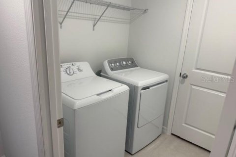 Townhouse in Parrish, Florida 3 bedrooms, 215.25 sq.m. № 1853114 - photo 19