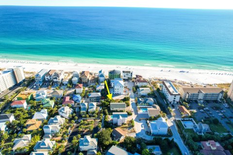 Villa ou maison à vendre à Miramar Beach, Floride: 2 chambres, 276.48 m2 № 590283 - photo 1
