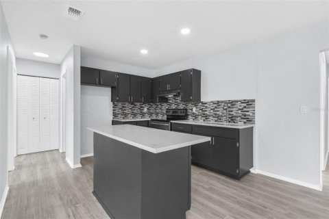 Villa ou maison à vendre à North Port, Floride: 3 chambres, 99.59 m2 № 1913302 - photo 6