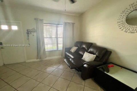 Townhouse in Weston, Florida 2 bedrooms, 103.12 sq.m. № 1836805 - photo 10