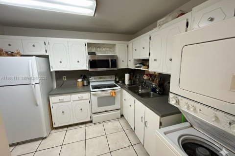 Condominio en alquiler en Davie, Florida, 2 dormitorios, 83.61 m2 № 2020309 - foto 2