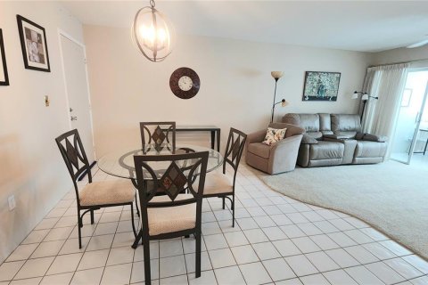 Condominio en venta en Port Charlotte, Florida, 2 dormitorios, 85.38 m2 № 1662887 - foto 2