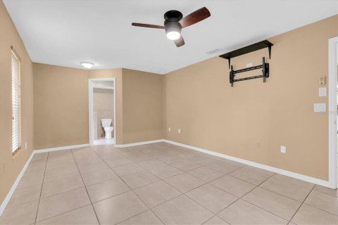 Villa ou maison à vendre à New Port Richey, Floride: 3 chambres, 191.56 m2 № 2267505 - photo 25
