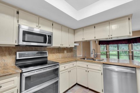 Villa ou maison à vendre à New Port Richey, Floride: 3 chambres, 191.56 m2 № 2267505 - photo 13