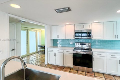 Снять в аренду виллу или дом в Ки-Ларго, Флорида 2 спальни, 111.48м2, № 1958867 - фото 9