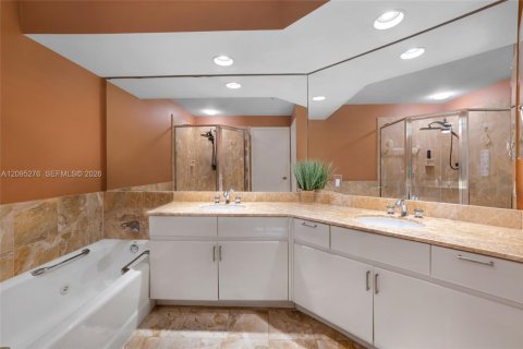 Copropriété à louer à Miami, Floride: 2 chambres, 130.06 m2 № 2388384 - photo 17
