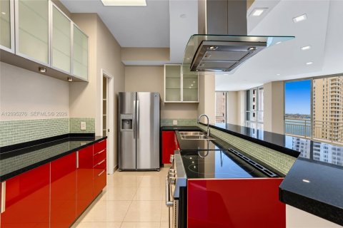 Copropriété à louer à Miami, Floride: 2 chambres, 130.06 m2 № 2388384 - photo 9
