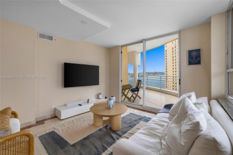 Copropriété à louer à Miami, Floride: 2 chambres, 130.06 m2 № 2388384 - photo 5