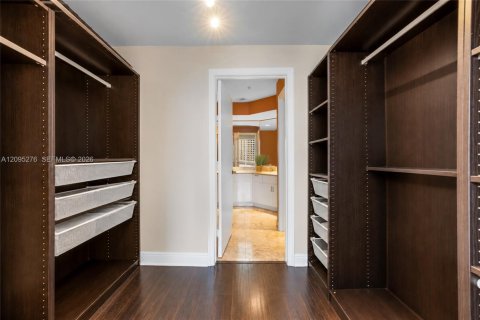 Copropriété à louer à Miami, Floride: 2 chambres, 130.06 m2 № 2388384 - photo 15
