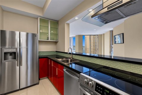 Copropriété à louer à Miami, Floride: 2 chambres, 130.06 m2 № 2388384 - photo 11