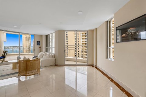 Copropriété à louer à Miami, Floride: 2 chambres, 130.06 m2 № 2388384 - photo 3