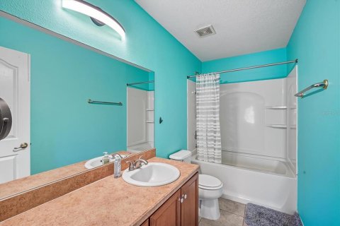 House in Gibsonton, Florida 4 bedrooms, 251.02 sq.m. № 1914820 - photo 27