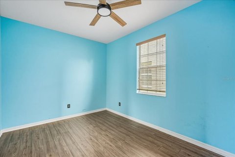 House in Gibsonton, Florida 4 bedrooms, 251.02 sq.m. № 1914820 - photo 16