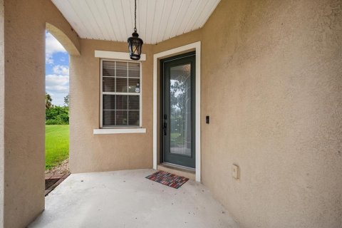 House in Gibsonton, Florida 4 bedrooms, 251.02 sq.m. № 1914820 - photo 3