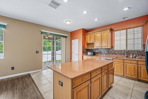 House in Gibsonton, Florida 4 bedrooms, 251.02 sq.m. № 1914820 - photo 8