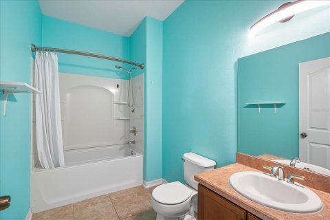 House in Gibsonton, Florida 4 bedrooms, 251.02 sq.m. № 1914820 - photo 17