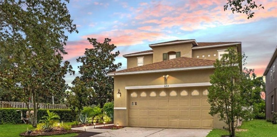 House in Gibsonton, Florida 4 bedrooms, 251.02 sq.m. № 1914820