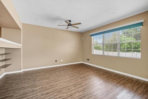 House in Gibsonton, Florida 4 bedrooms, 251.02 sq.m. № 1914820 - photo 14