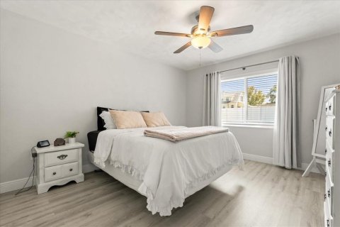 Villa ou maison à louer à Tavares, Floride: 4 chambres, 225.47 m2 № 2406882 - photo 24