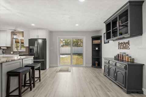 Villa ou maison à louer à Tavares, Floride: 4 chambres, 225.47 m2 № 2406882 - photo 14