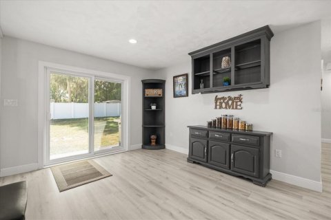 Villa ou maison à louer à Tavares, Floride: 4 chambres, 225.47 m2 № 2406882 - photo 21