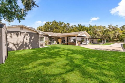 Villa ou maison à louer à Tavares, Floride: 4 chambres, 225.47 m2 № 2406882 - photo 3